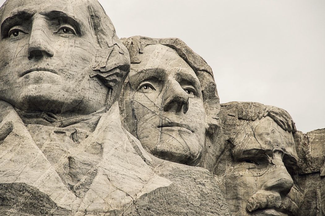 us_presidents_with_hearing_loss_george_washington_thomas_jefferson_theodore_roosevelt_carved_in_mount_rushmore